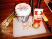 "Frischkäse" mit Frühlingszwiebeln - Rezept