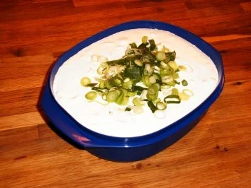 Rezept: "Frischkäse" mit Frühlingszwiebeln Bild Nr. 2 "Frischkäse" mit Frühlingszwiebeln - Rezept - Bild Nr. 2