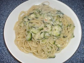 Rezept: Spaghetti-Zucchini-Pfanne Spaghetti-Zucchini-Pfanne - Rezept