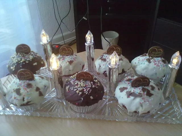 Rezept: Buttermilch - Muffins mit Kinderschokoladen - Füllung Bild Nr. 4 Buttermilch - Muffins mit Kinderschokoladen - Füllung - Rezept - Bild Nr. 4