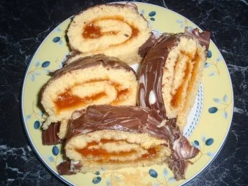 Rezept: Biskuitroulade Bild Nr. 4 Biskuitroulade - Rezept - Bild Nr. 4