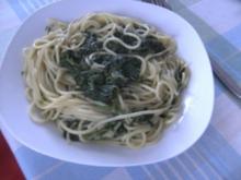Spagetti-Nest gefüllt mit Blattspinat - Rezept