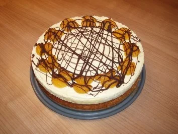 Karotten-Kuchen mit Orangencreme - Rezept