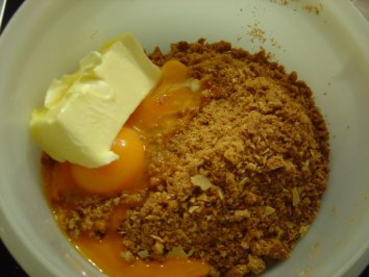 Apfel-Baiser-Kuchen mit Mandelspekulatiusboden - Rezept - Bild Nr. 4