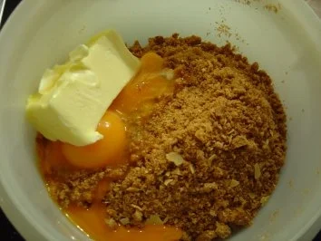 Apfel-Baiser-Kuchen mit Mandelspekulatiusboden - Rezept - Bild Nr. 4