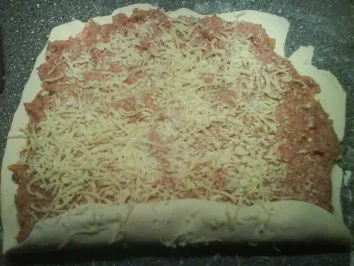 Rezept: Fleischrolle in Blätterteig Bild Nr. 3 Fleischrolle in Blätterteig - Rezept - Bild Nr. 3