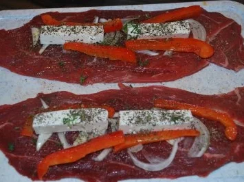 Rinderrouladen mit  Feta und Paprika - Rezept - Bild Nr. 2