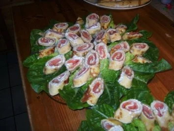 Lachs in Crepes gerollt - Rezept