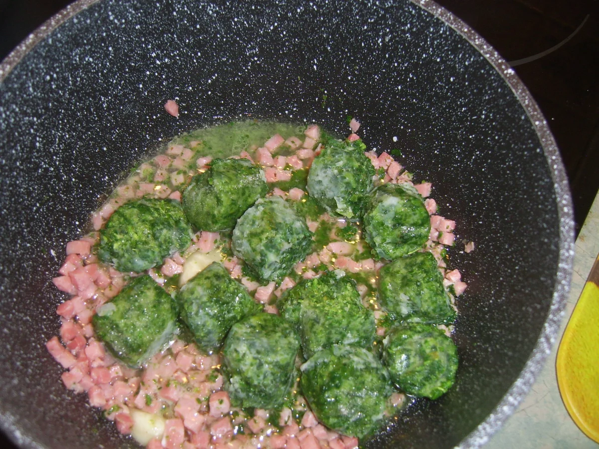 Rezept: Florentiner Spinatsuppe Bild Nr. 4 Florentiner Spinatsuppe - Rezept - Bild Nr. 4