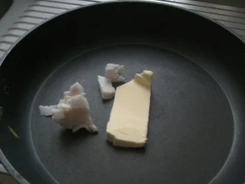 Rezept: Nackenscheiben gebraten mit Pfifferlingen in Sahneschnittlauch -Sud Bild Nr. 5 Nackenscheiben gebraten mit Pfifferlingen in Sahneschnittlauch -Sud - Rezept - Bild Nr. 5