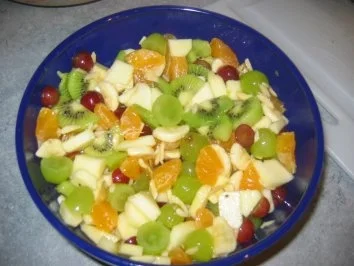 Obstsalat mit Honigdressing - Rezept