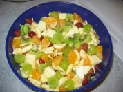 Obstsalat mit Honigdressing - Rezept