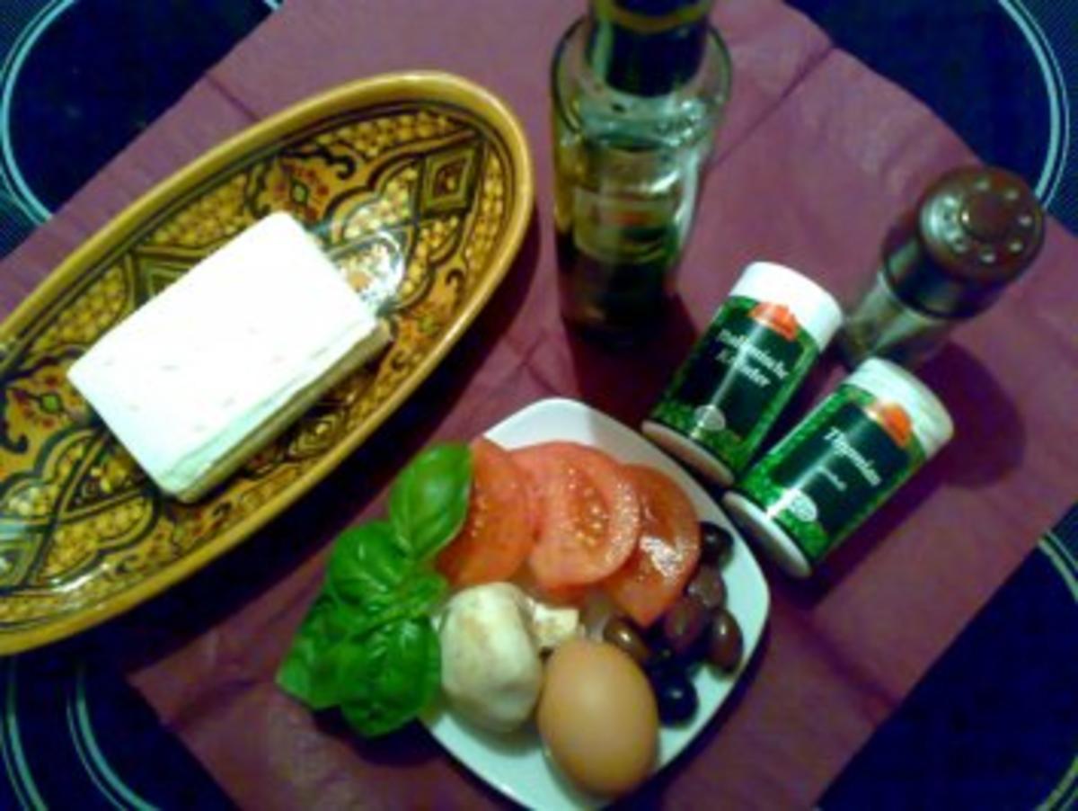 ** aus dem Ofen ** Feta mit Tomaten, Oliven, Champignons und Ei überbacken - Rezept - Bild Nr. 2