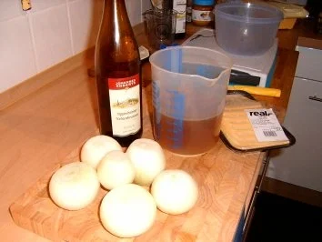 Rezept: Flambierte Zwiebelsuppe Bild Nr. 2 Flambierte Zwiebelsuppe - Rezept - Bild Nr. 2