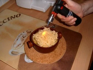 Rezept: Flambierte Zwiebelsuppe Bild Nr. 4 Flambierte Zwiebelsuppe - Rezept - Bild Nr. 4