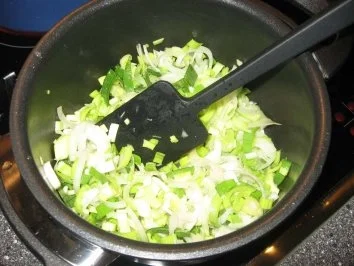 Rezept: Wirsing-Kartoffel-Möhren-Auflauf Bild Nr. 7 Wirsing-Kartoffel-Möhren-Auflauf - Rezept - Bild Nr. 7