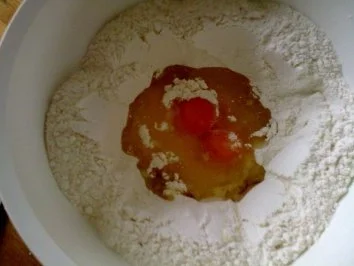 Rezept: Hefeknödel mit Dillsoße Bild Nr. 2 Hefeknödel mit Dillsoße - Rezept - Bild Nr. 2