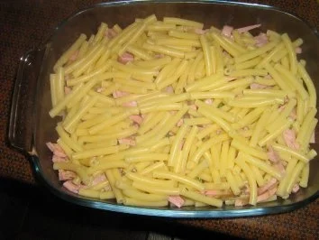 Rezept: Maccheroni-Schinkenauflauf mit Kräutern Bild Nr. 3 Maccheroni-Schinkenauflauf mit Kräutern - Rezept - Bild Nr. 3