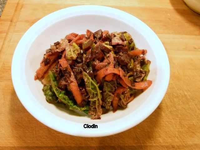 Wirsing-Rohkost-Salat an Gemüse-Rotweindressing. - Rezept - Bild Nr. 8