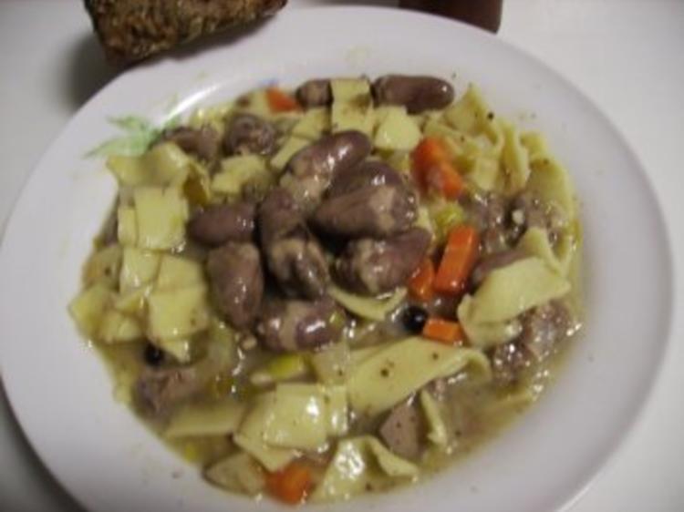 Nudeleintopf mit Hühnerherzen und -mägen - einfach - 228 kcal/100g