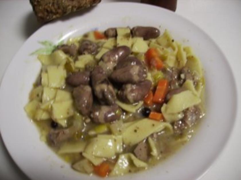 Nudeleintopf mit Hühnerherzen und -mägen - einfach - 228 kcal/100g