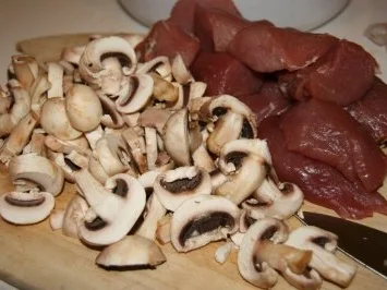 Schwein: Jäger-Pfanne mit Schweinefilet und Pilzen - Rezept - Bild Nr. 3