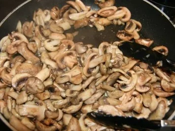 Schwein: Jäger-Pfanne mit Schweinefilet und Pilzen - Rezept - Bild Nr. 6