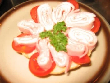 Rezept: Brotzeit/ Snack: Kleines, feines Schinkenleckerli! Bild Nr. 2 Brotzeit/ Snack: Kleines, feines Schinkenleckerli! - Rezept - Bild Nr. 2