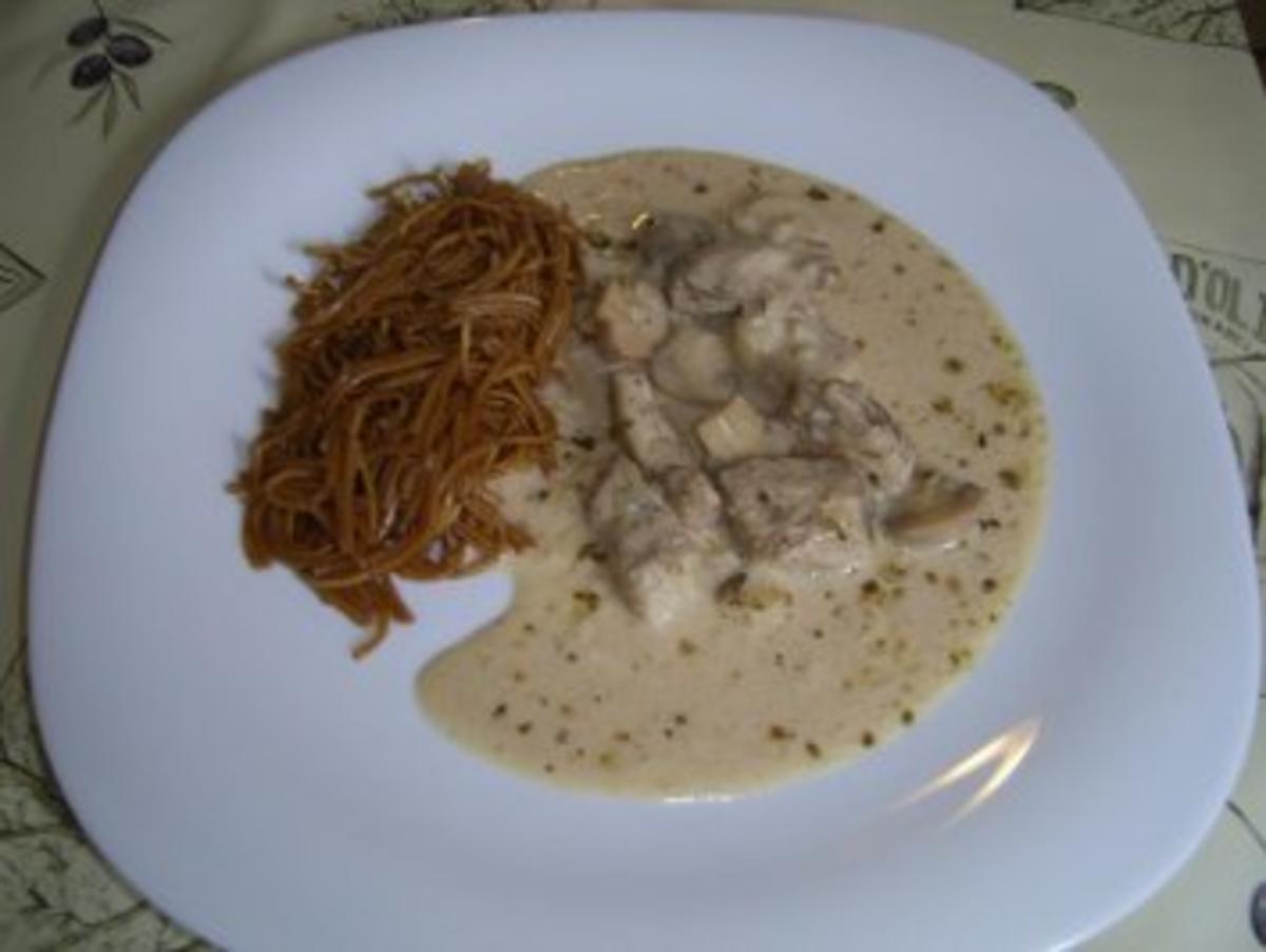 Kotopoulo mit Senfsauce