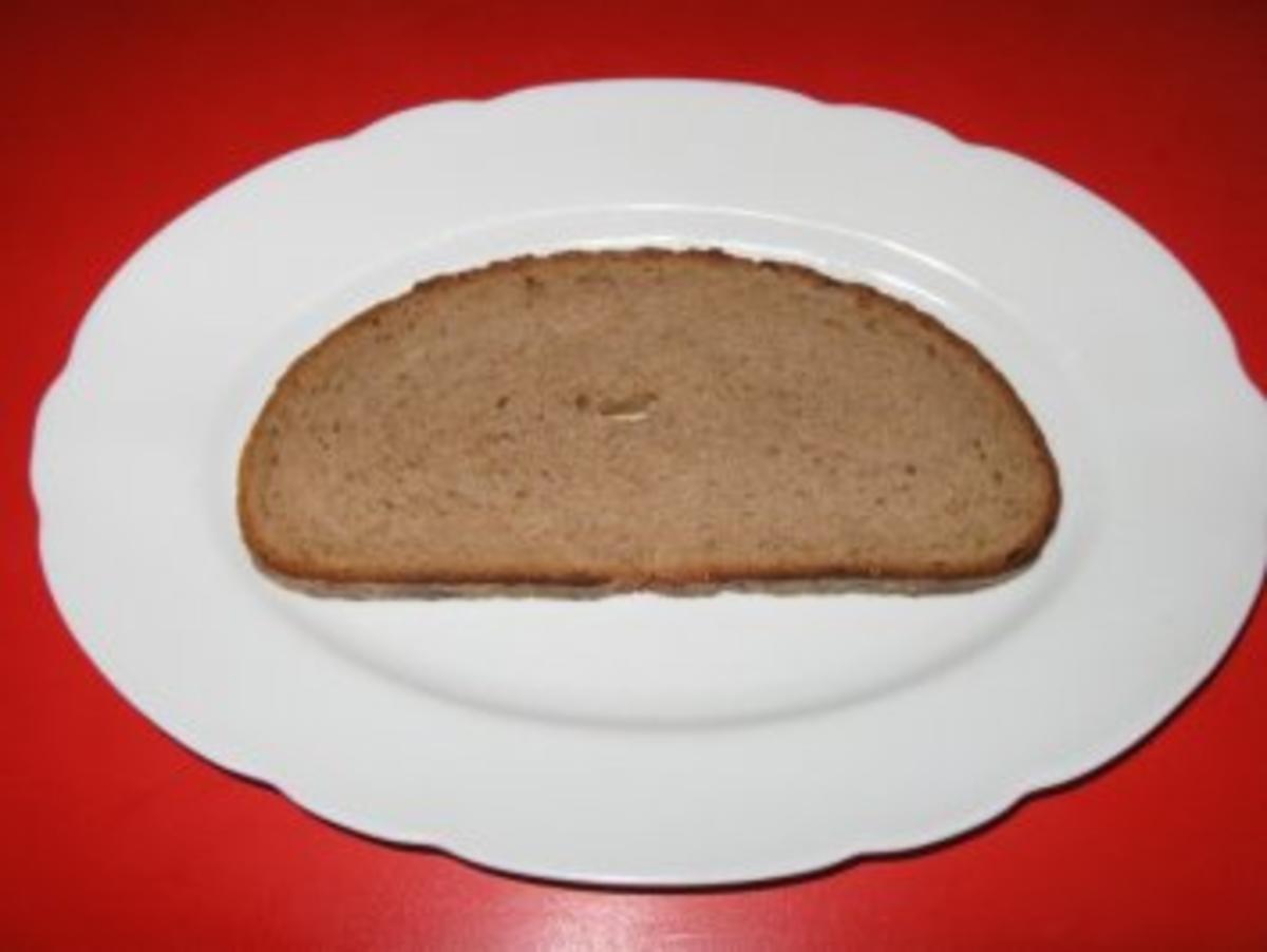 pikantes Letcho mit gebratenen Mettwürfeln auf Brot - Rezept - Bild Nr. 5