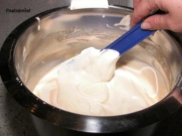 Käsekuchen mit Amarettiniboden - Rezept - Bild Nr. 4