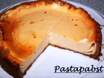 Käsekuchen mit Amarettiniboden - Rezept