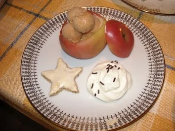 Eis / Halbgefrorenes: Zimteis im Apfel - Rezept