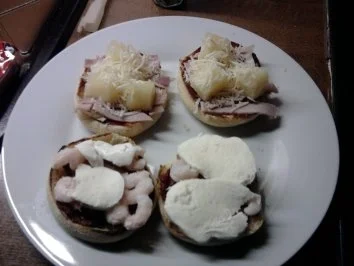 Rezept: Phantasie-Pizzinchen Bild Nr. 8 Phantasie-Pizzinchen - Rezept - Bild Nr. 8