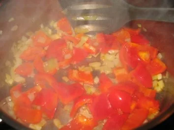 Rezept: Suppe: Feines, scharfes Paprika-Käse Süppchen! Bild Nr. 5 Suppe: Feines, scharfes Paprika-Käse Süppchen! - Rezept - Bild Nr. 5