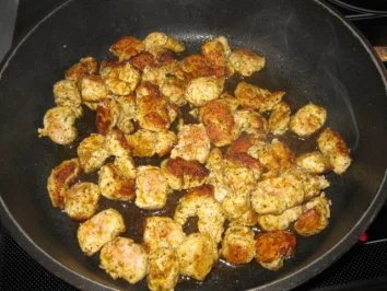 Putenfilet-Nudelpfanne mit buntem Gemüse und Champignons - Rezept - Bild Nr. 4