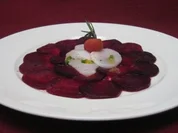Rote-Bete-Carpaccio mit Jakobsmuscheln und Minzpesto - Rezept