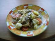 Pfannengericht:  Hähnchen und Gemüse überbacken - Rezept