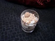 Amerettinicreme mit gerösteten Mandeln - Rezept