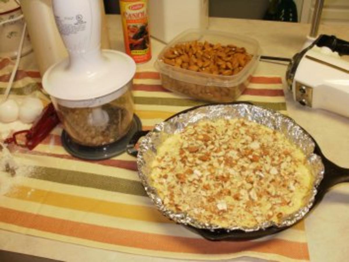 Pfanne Mandel Kuchen -Muss in einer schweren eisener Pfanne gebacken werden- Mit eingestellten Bildern - Rezept - Bild Nr. 3