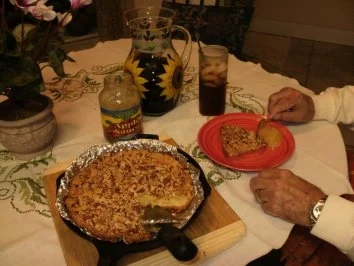 Rezept: Pfanne Mandel Kuchen -Muss in einer schweren eisener Pfanne gebacken werden- Mit eingestellten Bildern Bild Nr. 4 Pfanne Mandel Kuchen -Muss in einer schweren eisener Pfanne gebacken werden- Mit eingestellten Bildern - Rezept - Bild Nr. 4