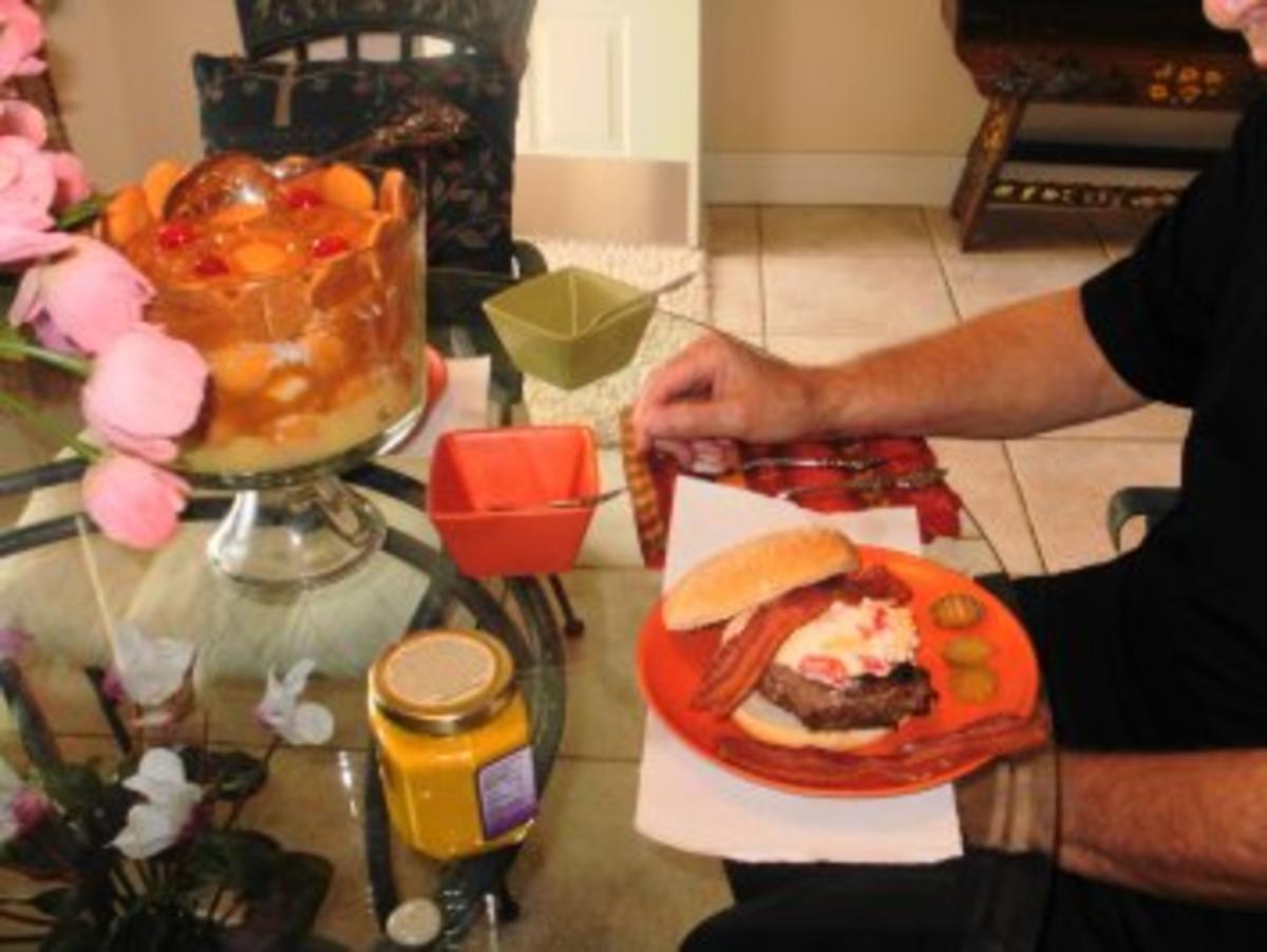 Klassic Pimientokaese und Bacon Burger - Elvis Presley liebte Pimento Kaese auf seinen Hamburgers - Rezept - Bild Nr. 3