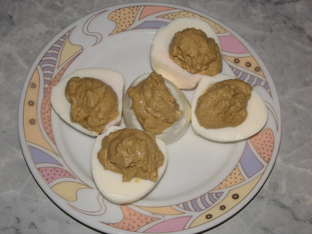 Rezept: Gefüllte Eier ala Mama Bild Nr. 2 Gefüllte Eier ala Mama - Rezept - Bild Nr. 2