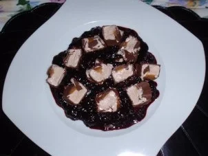 Marseis auf heißen Brombeeren und Sahnetupfer - Rezept - Bild Nr. 5