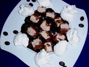 Marseis auf heißen Brombeeren und Sahnetupfer - Rezept - Bild Nr. 6