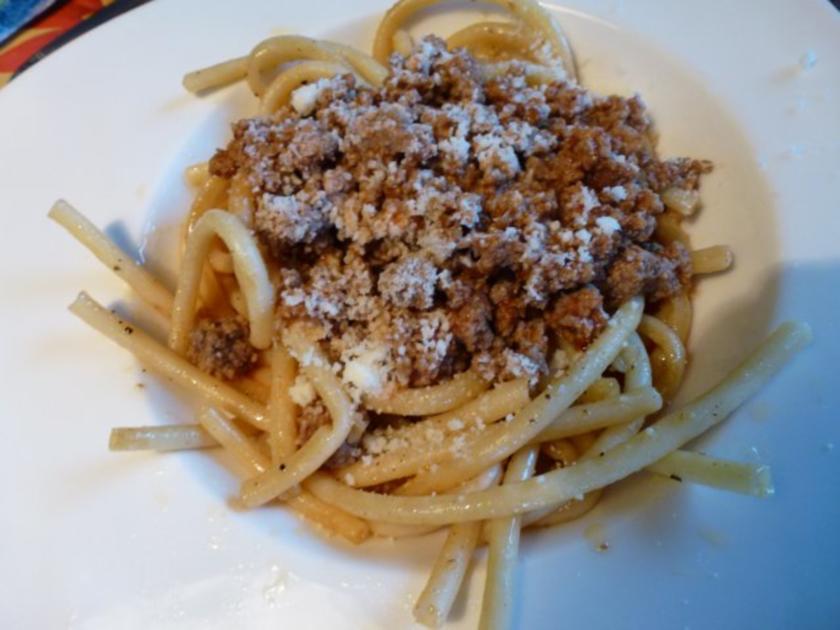 Spaghetti mit Bolognese auf sizilianische Art - Rezept - kochbar.de