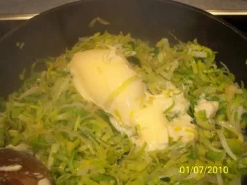 Rezept: gefüllter Hackbraten mit Röstzwiebelkruste Bild Nr. 3 gefüllter Hackbraten mit Röstzwiebelkruste - Rezept - Bild Nr. 3