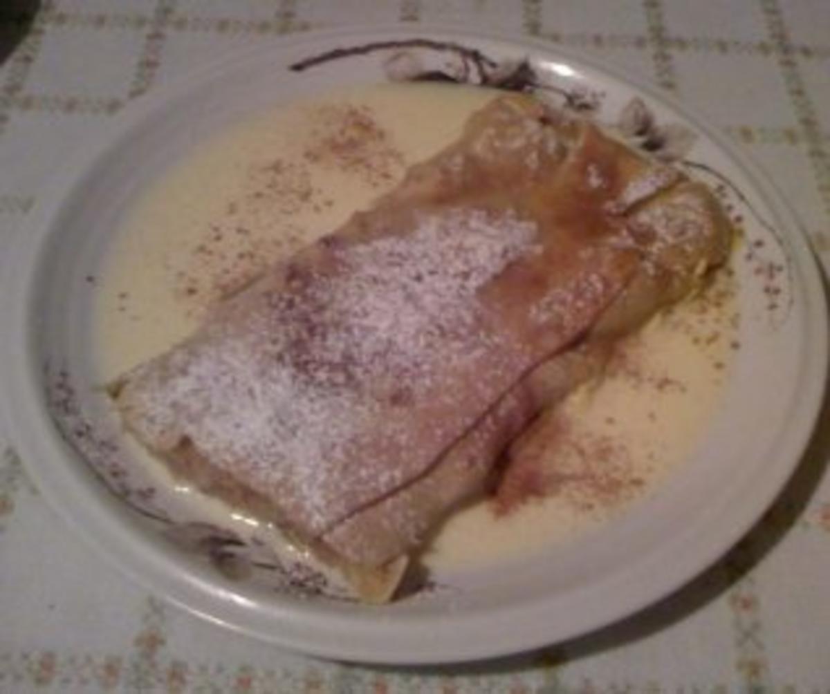 Warmer Apfelstrudel mit Vanillesoße - Rezept - kochbar.de