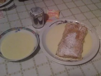 Warmer Apfelstrudel mit Vanillesoße - Rezept - Bild Nr. 7