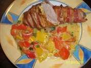 Rezept: Filet im Speckkrรคutermantel an Paprikalauchgemรผse Filet im Speckkrรคutermantel an Paprikalauchgemรผse - Rezept